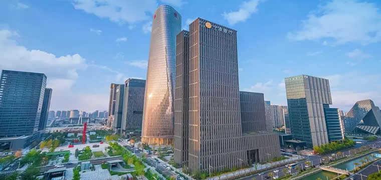 宁波银行首摘“2023宁波品牌百强榜” 桂冠